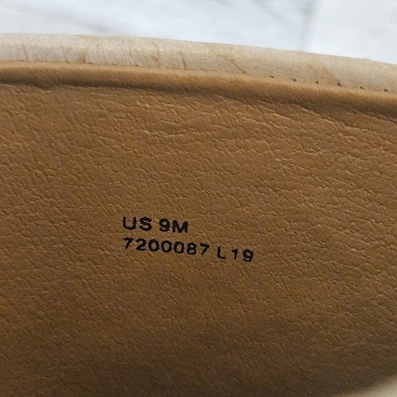 Patricia Nash Shelli Leather Floral Pattern Beige Slip On High Heal Shoes Size 9 - Picture 7 of 8